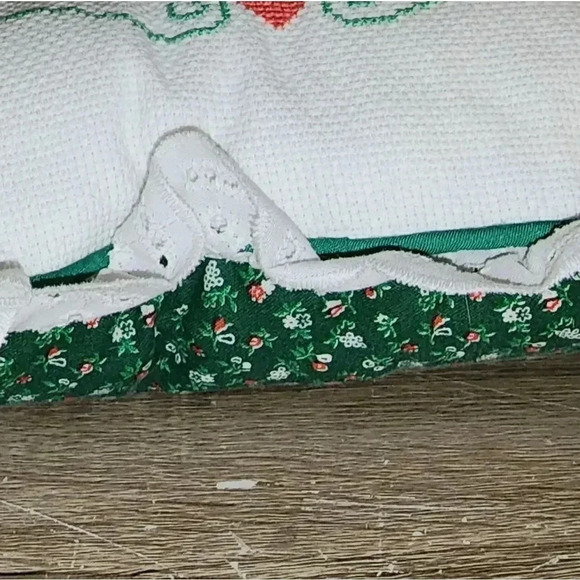 LOT of 2 Christmas Decorative Pillows! 1 NWT + 1 Vintage Handmade Needlepoint - Picture 8 of 9